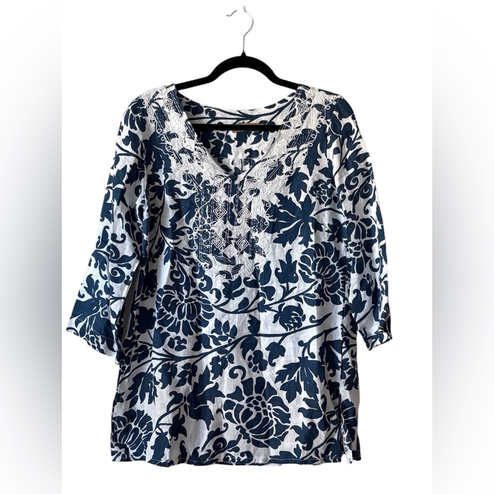 Carla Conti Embroidered Women's Top - Navy and White